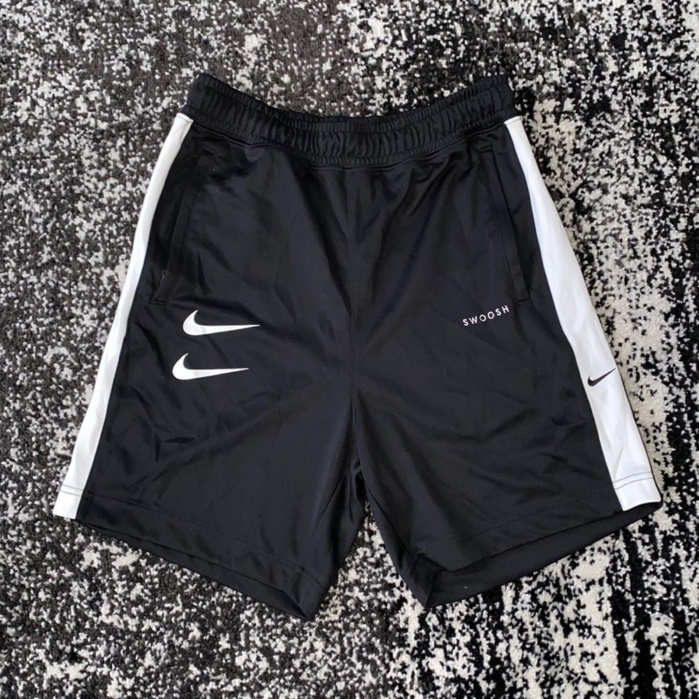 Black nike shorts